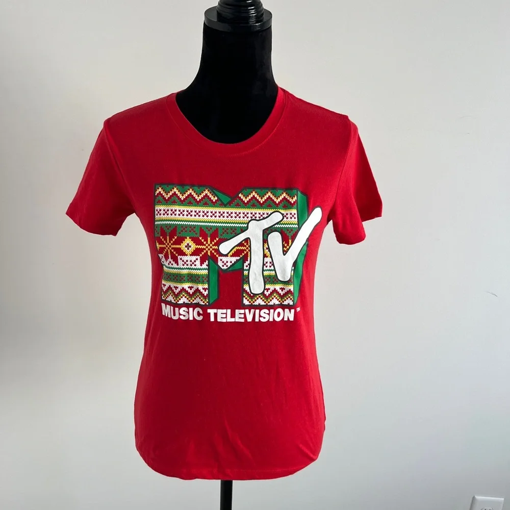 MTV Bold Red Christmas themed Logo Tee poinsettias and chevron Size S - Picture 3 of 8